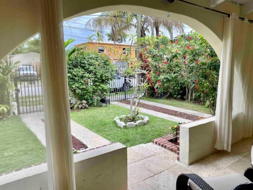 Entire Private Beautiful 2 Bedroom Plus Den House With Gated Front&Back Yard And Free Parking 10Min Drive To Miami Beach 외부 사진