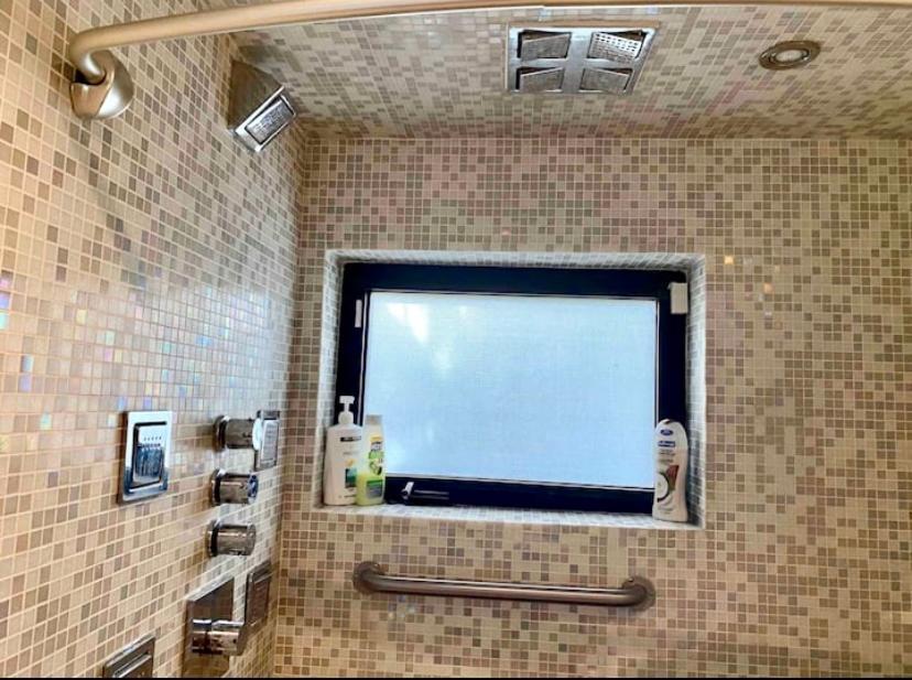 Entire Private Beautiful 2 Bedroom Plus Den House With Gated Front&Back Yard And Free Parking 10Min Drive To Miami Beach 외부 사진