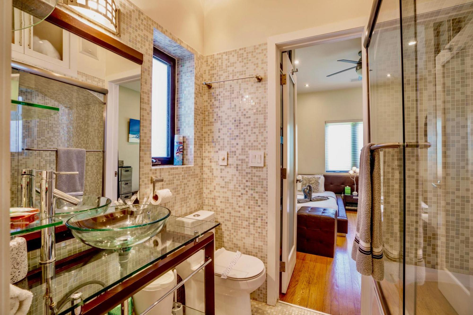 Entire Private Beautiful 2 Bedroom Plus Den House With Gated Front&Back Yard And Free Parking 10Min Drive To Miami Beach 외부 사진