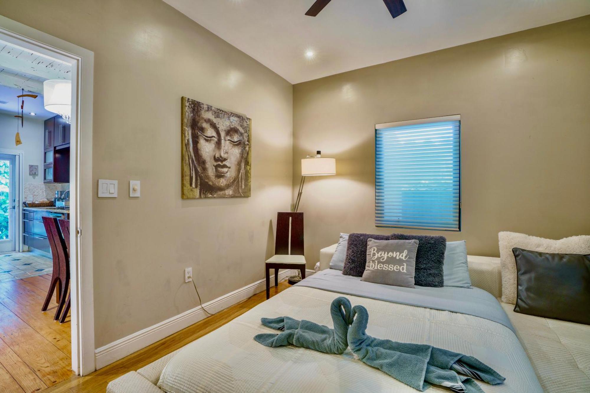 Entire Private Beautiful 2 Bedroom Plus Den House With Gated Front&Back Yard And Free Parking 10Min Drive To Miami Beach 외부 사진