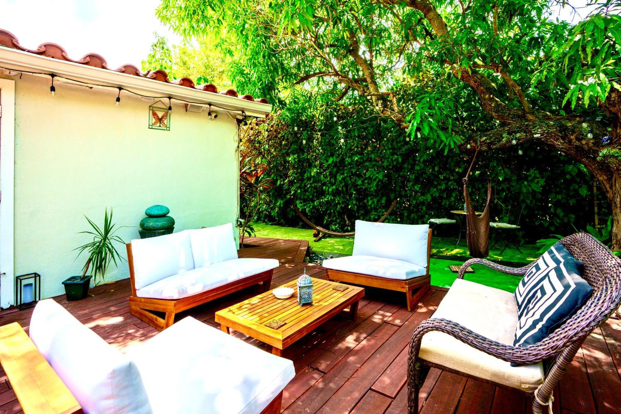 Entire Private Beautiful 2 Bedroom Plus Den House With Gated Front&Back Yard And Free Parking 10Min Drive To Miami Beach 외부 사진