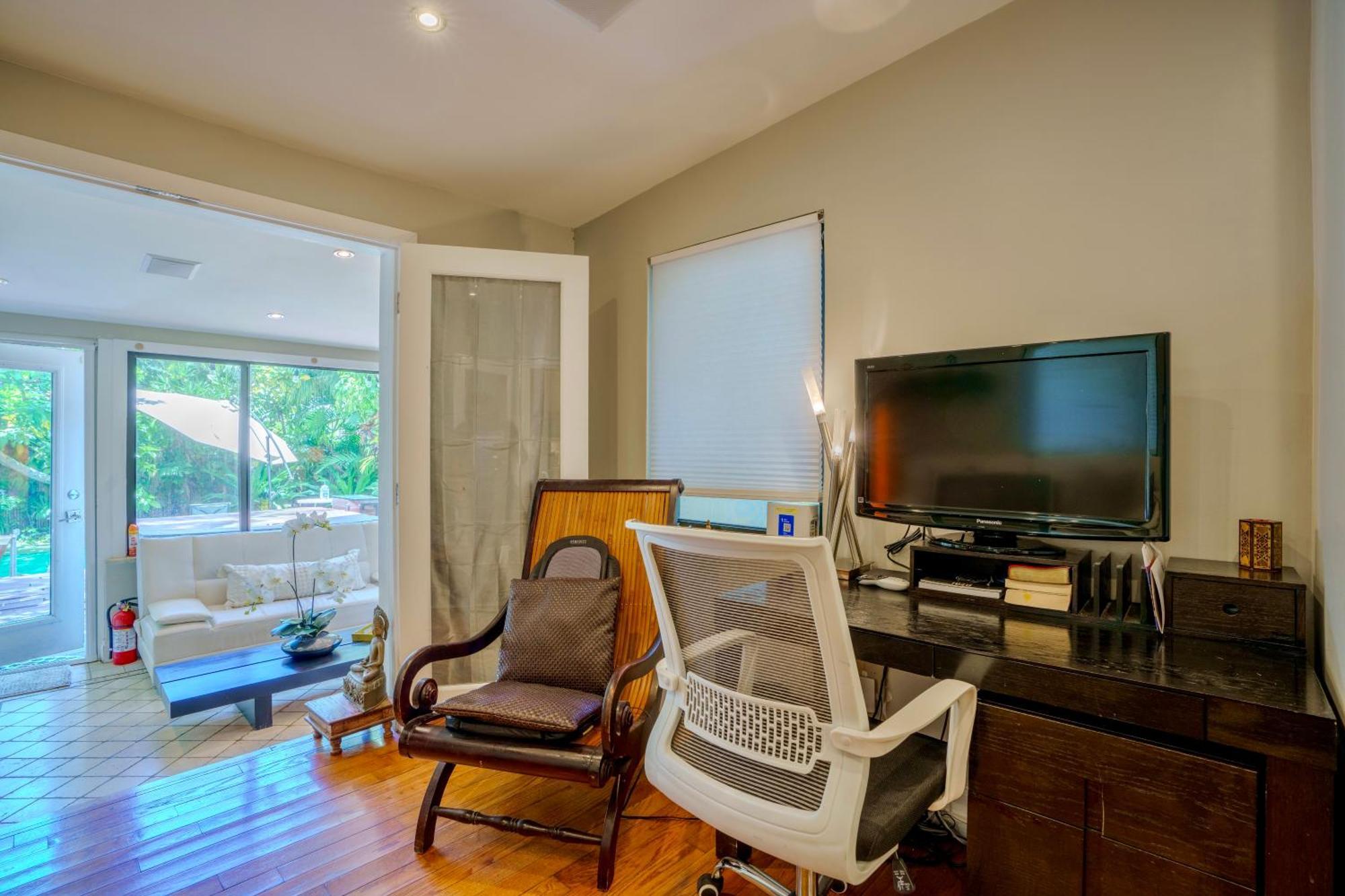Entire Private Beautiful 2 Bedroom Plus Den House With Gated Front&Back Yard And Free Parking 10Min Drive To Miami Beach 외부 사진