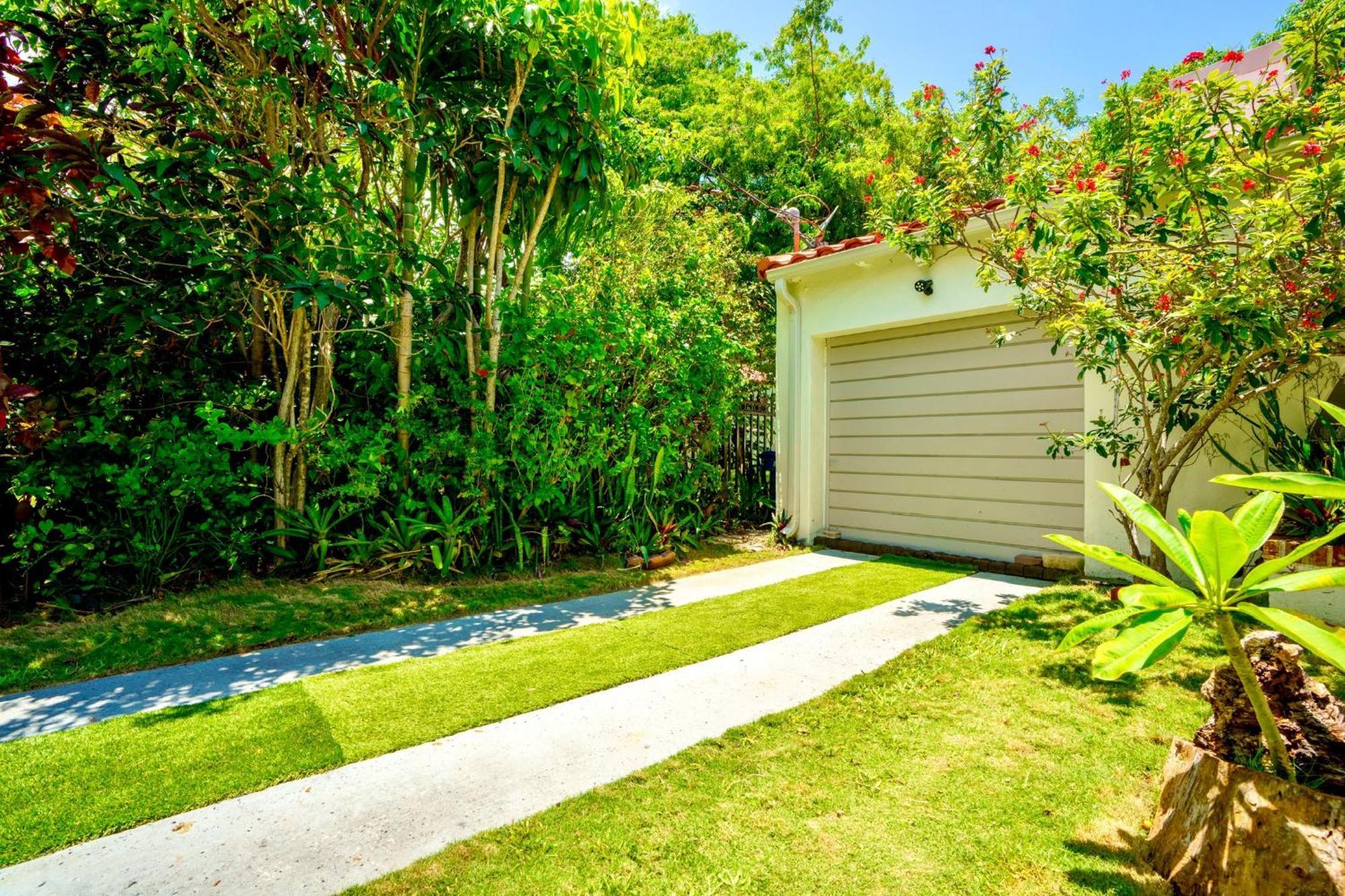 Entire Private Beautiful 2 Bedroom Plus Den House With Gated Front&Back Yard And Free Parking 10Min Drive To Miami Beach 외부 사진